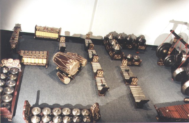 (Vue du sléndro) "La Voute Céleste"; gamelan solonais en fer