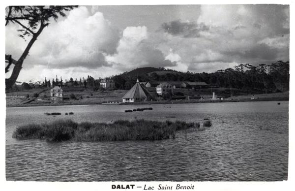 DALAT - <em>Lac Saint Benoît</em>