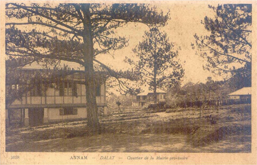 3038 ANNAM - DALAT - Quartier de la Mairie provisoire