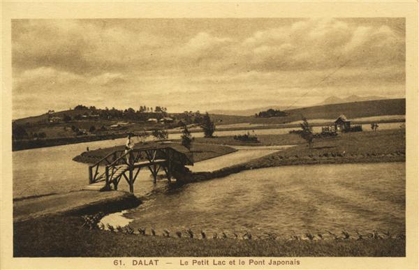 61. DALAT - Le Petit Lac et le Pont Japonais