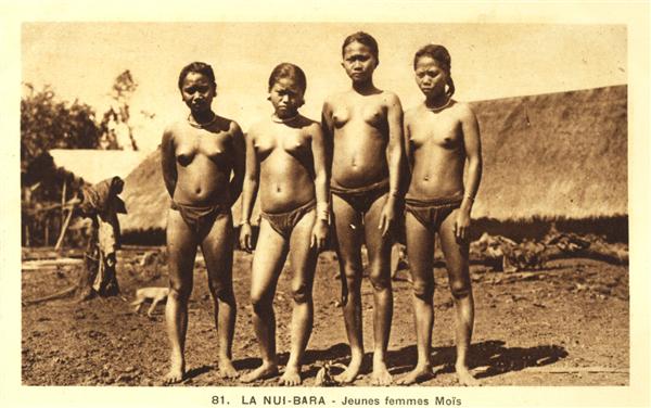 81. LA NUI-BARA - Jeunes femmes Moïs soumise en 1926
