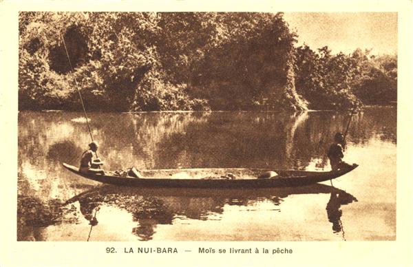 92. LA NUI-BARA - Moïs se livrant à la pêche