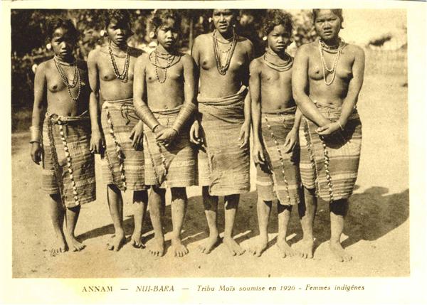 ANNAM - NUI-BARA - Tribu Moîs soumise en 1926 - Femmes indigènes