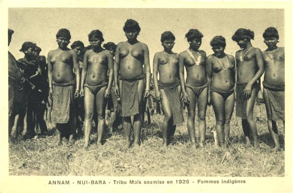 ANNAM - NUI-BARA - Tribu Moïs soumise en 1926 - Femmes indigènes