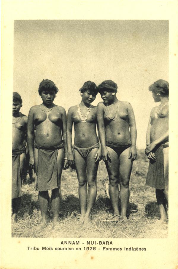 ANNAM - NUI-BARA - Tribu Moïs soumise en 1926 - Femmes indigènes