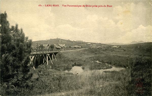 181. - LANG-BIAN. - Vue Panoramique de Dalat, prise près du Pont