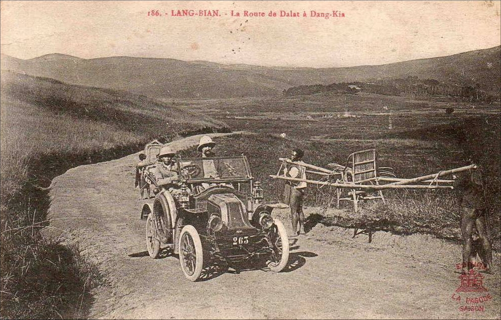186. - LANG-BIAN. - La Route de Dalat à Dang-Kia EDITION LA PAGODE